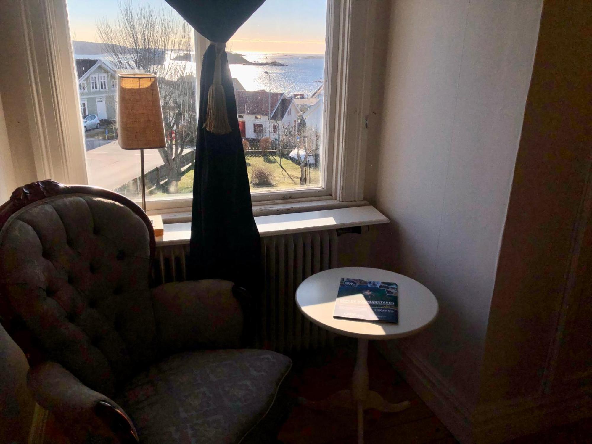 Vacker Vaning Med Havsutsikt I Stroemstads Centrum. Strömstad Exterior foto